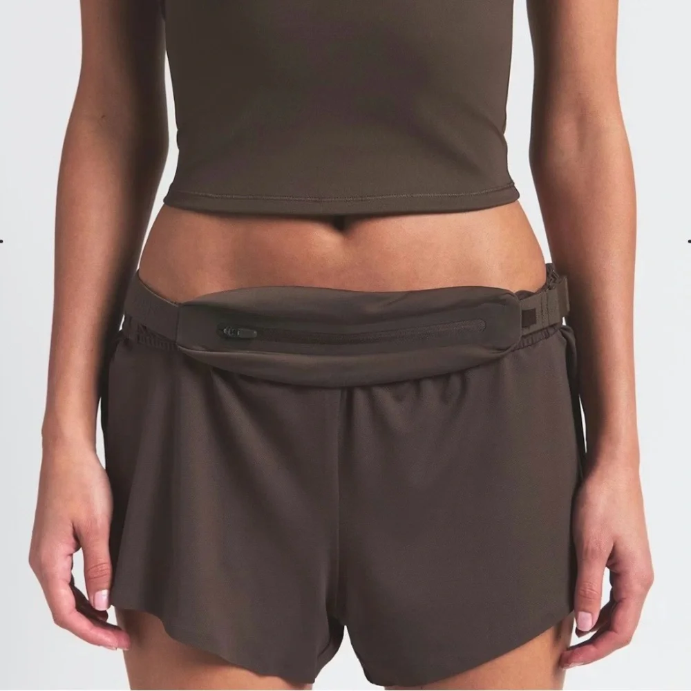 Skims Waistpack Fanny pack brand new one size Dark Sepia - Picture 2 of 6